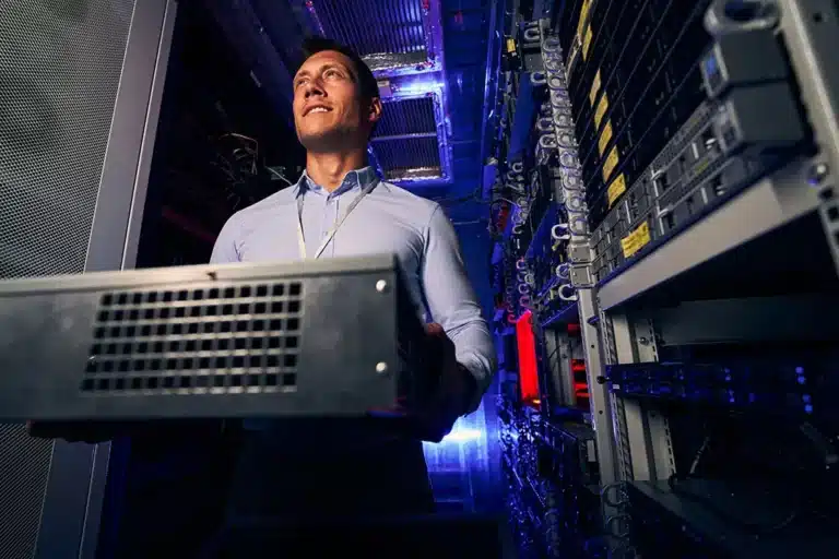 housing de servidores con conectividad redundante en Panamá 